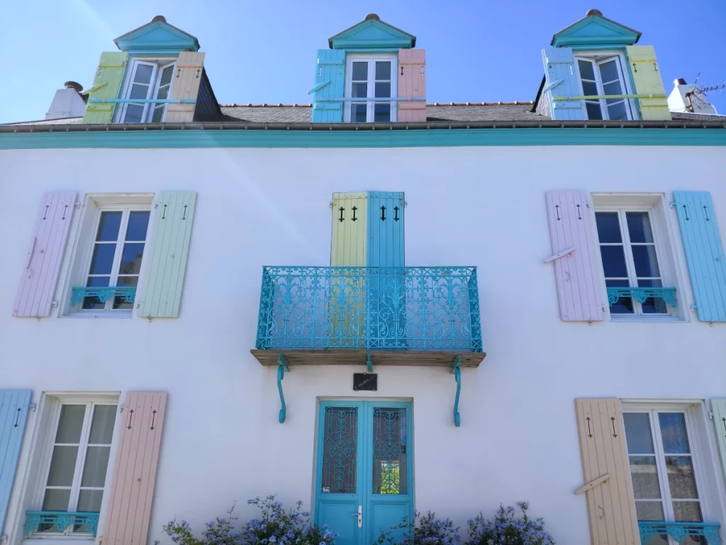 Maison Belle-îloise colorée